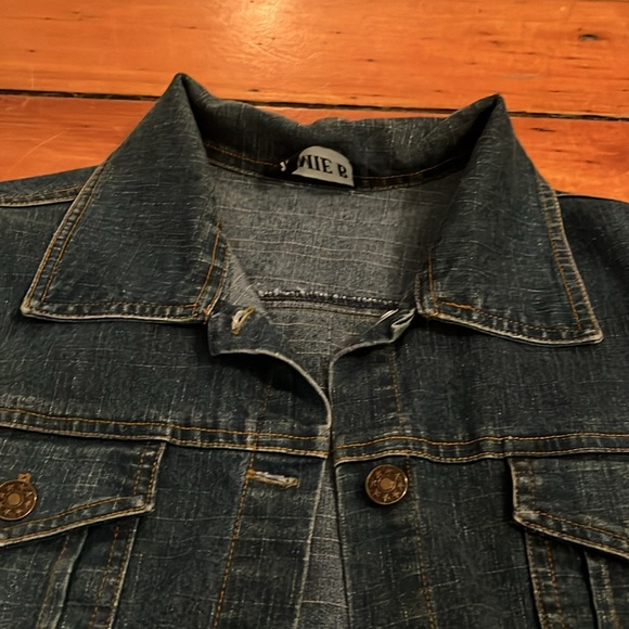 Size medium jean jacket. Fall, boho, denim. - Picture 3 of 8